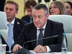 Председатель Комиссии по Регламенту и обеспечению деятельности Государственной Думы Виктор Пинский