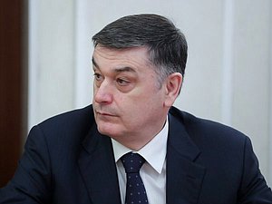 Член Комитета по безопасности и противодействию коррупции Адальби Шхагошев