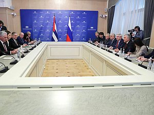 Reunión del Jefe de la Duma Estatal Vyacheslav Volodin, con el Presidente de la República de Cuba, Miguel Díaz-Canel Bermúdez