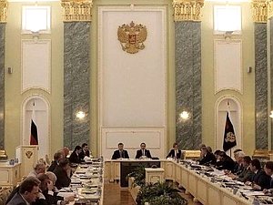 24 мая Председатель Государственной Думы С.Е. Нарышкин выступил на круглом столе «О практике реализации и перспективах развития антикоррупционного законодательства» 