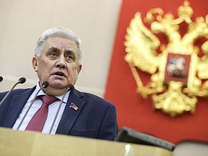 Первый заместитель Председателя Комитета по бюджету и налогам Валентин Шурчанов