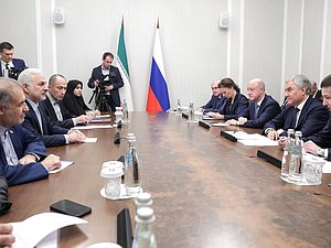 Reunión del Jefe de la Duma Estatal, Vyacheslav Volodin con el Presidente de la Comisión del Parlamento iraní para la seguridad nacional y la política exterior, Vahid Jalalzadeh