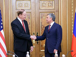 Председатель Комитета Конгресса США по ассигнованиям Ричард Шелби и Председатель Государственной Думы Вячеслав Володин