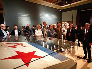 Члены делегаций стран-членов ОДКБ посетили выставки "Великая Победа. Россия - моя история" и "Без срока давности. Нюрнберг. 80 лет" в Москве