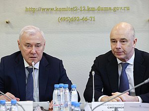 Председатель Комитета по финансовому рынку Анатолий Аксаков и Министр финансов РФ Антон Силуанов