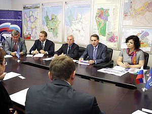 22 июля в Ленинградской области Сергей Нарышкин обсудил проблемы строительства жилья и повышения качества услуг ЖКХ