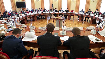 Заседание межфракционной рабочей группы по выработке законодательных предложений, направленных на повышение эффективности борьбы с преступлениями в сфере информационно-телекоммуникационных технологий, их предотвращения, пресечения, предупреждения и профилактики