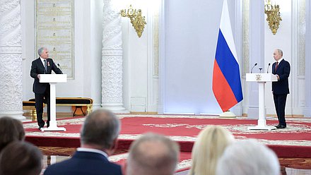 Председатель Государственной Думы Вячеслав Володин и Президент РФ Владимир Путин