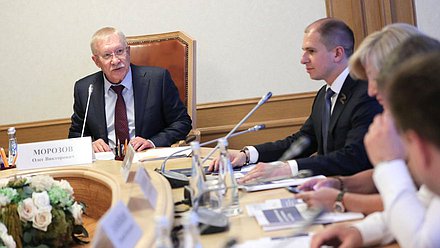 Председатель Комитета по контролю Олег Морозов