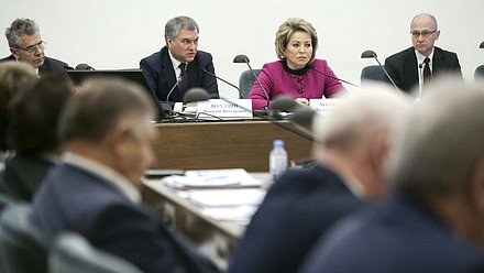 Председатель Государственной Думы Вячеслав Володин и Председатель Совета Федерации Валентина Матвиенко