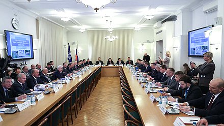 Заседание Комитета по транспорту и развитию транспортной инфраструктуры с участием Министра транспорта РФ Андрея Никитина