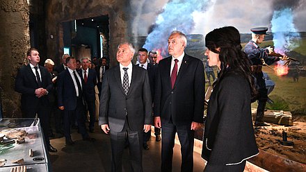 Председатель Государственной Думы Вячеслав Володин и Председатель Палаты представителей Национального собрания Республики Беларусь Игорь Сергеенко. Посещение Музея Славы Могилевской области