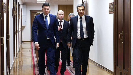 Председатель Комитета по промышленности и торговле Владимир Гутенев и Министр промышленности и торговли РФ Антон Алиханов