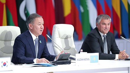 Chairman of the Mazhilis of the Parliament of the Republic of Kazakhstan Nurlan Nigmatulin and Chairman of the State Duma Viacheslav Volodin