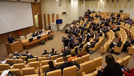 Круглый стол фракции "Справедливая Россия" на тему "Таможенно-тарифное регулирование в России в условиях членства в ВТО".