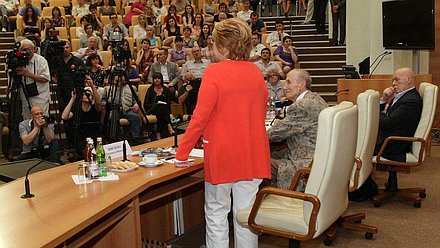  Лекция Евгения Евтушенко.