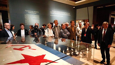 Члены делегаций стран-членов ОДКБ посетили выставки "Великая Победа. Россия - моя история" и "Без срока давности. Нюрнберг. 80 лет" в Москве