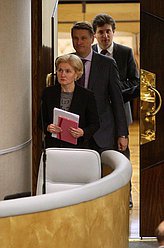   Доклад и ответы на вопросы депутатов Ольги Голодец, заместителя Председателя Правительства Российской Федерации.
  