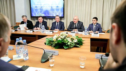 Председатель Комитета по делам национальностей Ильдар Гильмутдинов. Автор фото: Анна Исакова/Фотослужба Государственной Думы