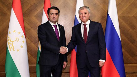 Председатель Государственной Думы Вячеслав Володин и Председатель Маджлиси милли Маджлиси Оли Республики Таджикистан Рустами Эмомали