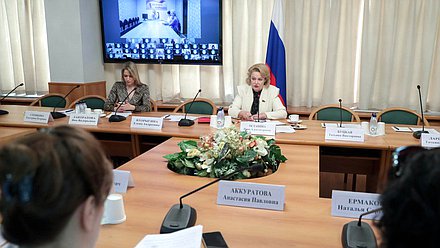 Председатель Комитета по вопросам семьи, женщин и детей Нина Останина