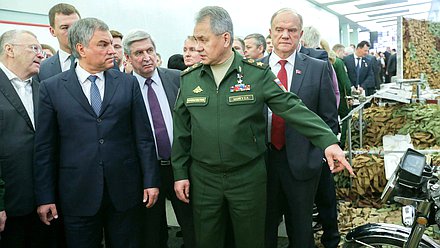 Председатель Государственной Думы Вячеслав Володин и Министр обороны РФ Сергей Шойгу