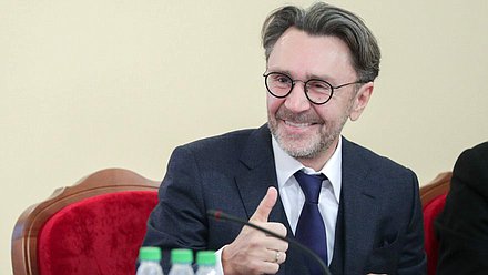 Член «Партии Роста», музыкант Сергей Шнуров