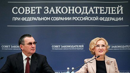Первый заместитель Председателя Совета Федерации Николай Федоров и заместитель Председателя Государственной Думы Ирина Яровая
