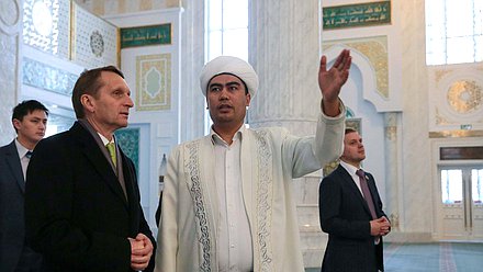 Посещение мечети Хазрет-Султан.