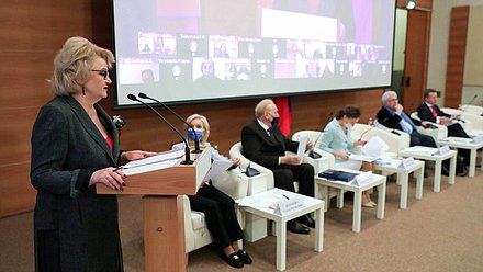 Председатель Комитета по вопросам семьи, женщин и детей Нина Останина
