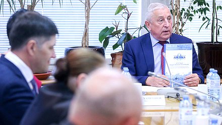 Председатель Комитета по региональной политике и проблемам Севера и Дальнего Востока Николай Харитонов