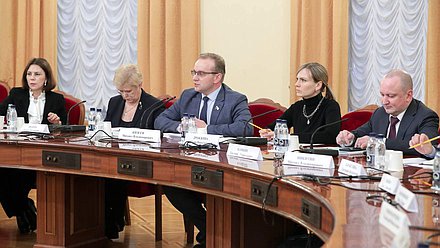 Члены Комитета по охране здоровья Михаил Кизеев и Юлия Дрожжина