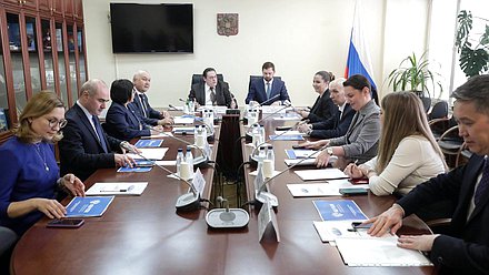 Заседание Комитета по делам национальностей с участием руководителя Федерального агентства по делам национальностей Игоря Баринова