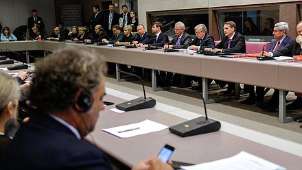 Круглый стол на тему: "Восстановление доверия в Европе: роль парламентских институтов".