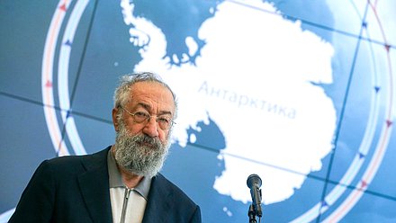 Член Комитета по международным делам Артур Чилингаров