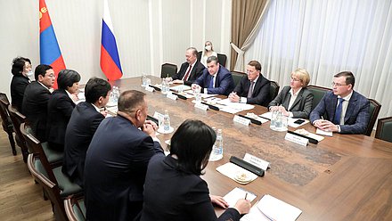 Рабочая встреча заместителя Председателя ГД Алексея Гордеева с делегацией монгольских дипломатов