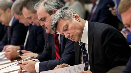 Член Комитета по экономической политике, промышленности, инновационному развитию и предпринимательству Андрей Ветлужских