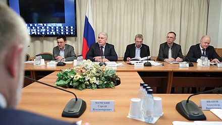 Круглый стол Комитета по энергетике на тему «Меры законодательного регулирования для обеспечения устойчивого развития ТЭК РФ в условиях экономических санкций»