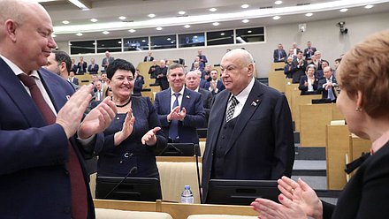 Член Комитета по строительству и жилищно-коммунальному хозяйству Владимир Ресин