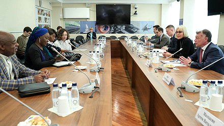 Встреча членов Комитета по экономической политике с представителями Габона и Экваториальной Гвинеи