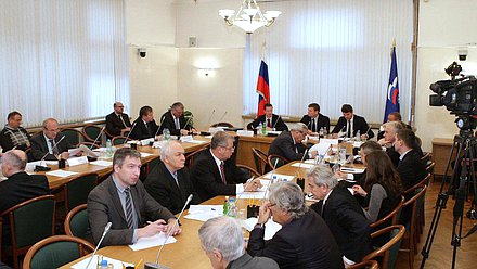 Заседание Экспертного совета по авиационно-космическому комплексу при Комитете Государственной Думы по промышленности на тему "Развитие ракетно-космического комплекса Российской Федерации. Задачи и перспективы".