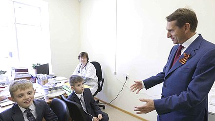 Открытие после ремонта здания поликлиники Мгинской участковой больницы.