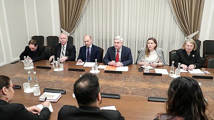 Reunión del Primer Jefe adjunto de la Duma Estatal, Ivan Melnikov, con una delegación de diplomáticos de la República Bolivariana de Venezuela