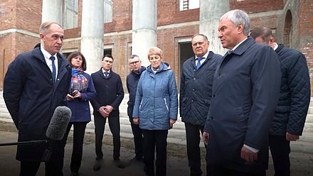 Вячеслав Володин сегодня работает в своем избирательном округе в Саратове