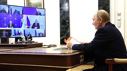 Совещание с постоянными членами Совета Безопасности (в режиме видеоконференции). Фото: kremlin.ru