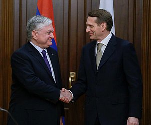 Встреча Председателя Государственной Думы Федерального Собрания Российской Федерации С.Е. Нарышкина с Министром иностранных дел Республики Армения Э.А. Налбандяном.