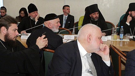 Заседание секции "Духовно-нравственное воспитание в российской школе: состояние, проблемы, перспективы".