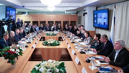 Торжественное собрание, приуроченное ко Дню отца с вручением награды общественного признания «Отец солдата»