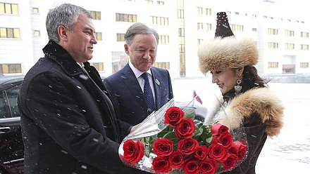 Председатель Государственной Думы Вячеслав Володин во время встречи с Председателем Мажилиса Парламента Республики Казахстан Нурланом Нигматулиным.