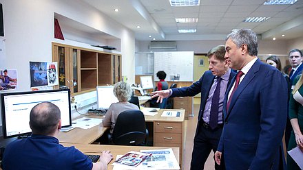 Председатель Государственной Думы Вячеслав Володин и главный редактор «Парламентской газеты» Александр Коренников